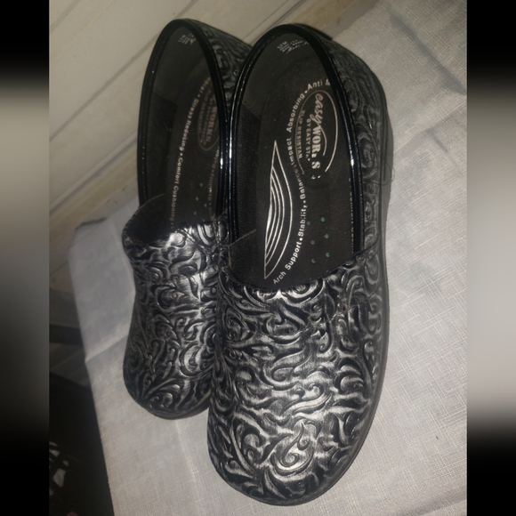 Size 12 Easy Street Works Laurie Silver Clog Work shoes womens slip resistant - Picture 6 of 9